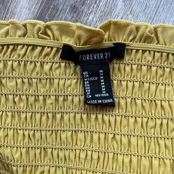 Forever21 • Ruched Crop Top - Picture 4 of 4